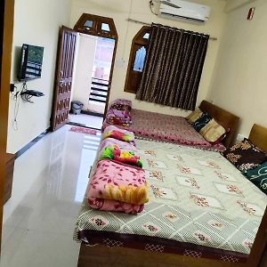 Hotel Maruti Palace